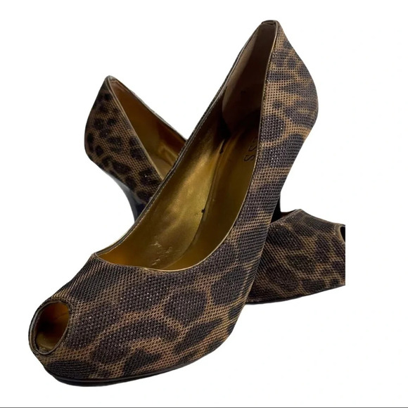 🛍️3/$40 Guess Leopard Print Peep Toe Metallic Heel Size 8.5 - Picture 6 of 7